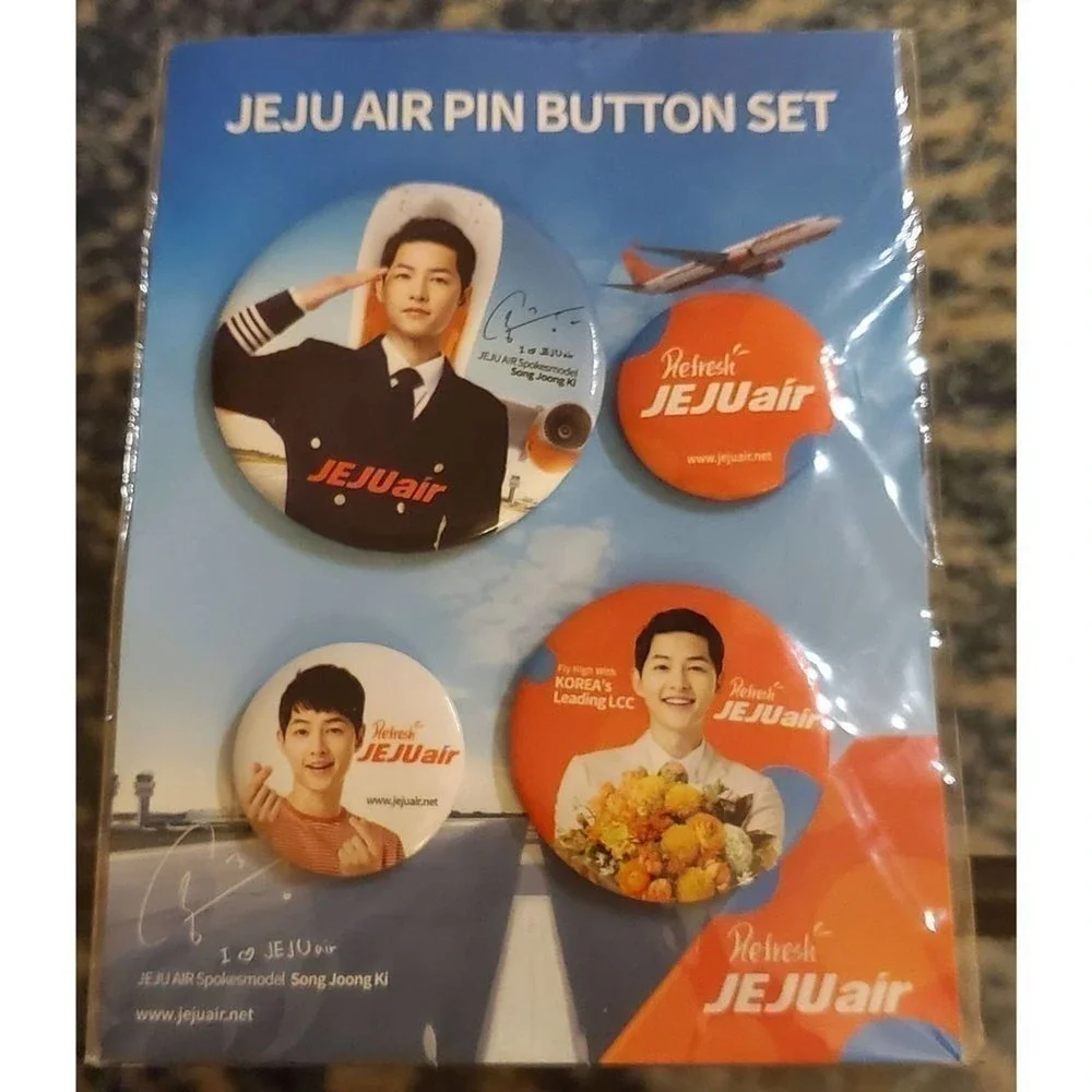 Song Joon Ki Rare JeJu air Pins New.‎